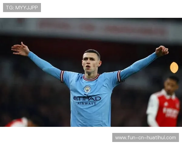 曼城肋部渗透极其顺畅，福登抽射偏